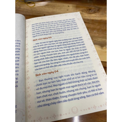 Sách - Bí Mật Vòng Tròn Hoàng Đạo Horoscope - Mật Mã 12 Chòm Sao  - Việt Thư