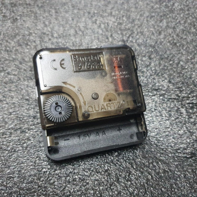 Máy đồng hồ treo tường  (KIM TRÔI)- Silent Quartz hiệu 6168s trục đồng dài 11mm (cốt cao 18mm) bảo hành 12 tháng