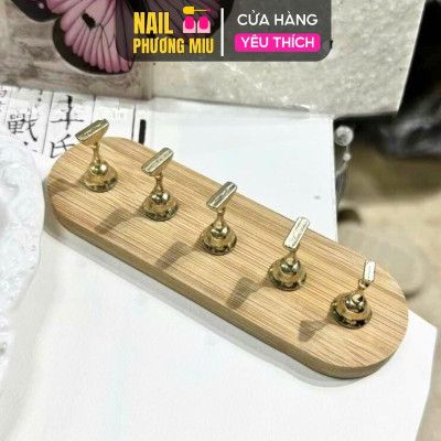 Đế Móng Mẫu Bằng Gỗ Hình Oval Dài 13cm Màu Vàng Kèm 5 Chân Gắn Móng Giả Nailbox Dày Đẹp Làm Nail Tiện Lợi, Đế Gỗ Dày Đẹp Gắn Nam Châm