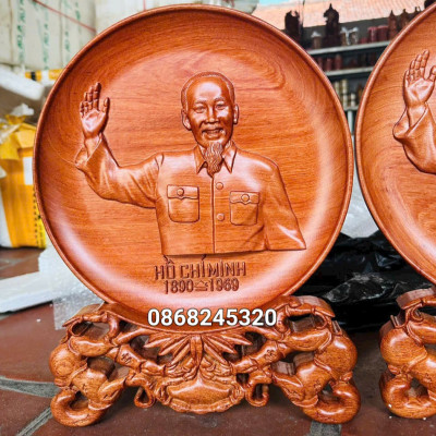 Đĩa điêu khắc chân dung bác hồ bằng gỗ hương đá kt mặt tròn 30×3cm 