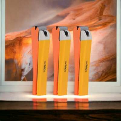 Bấm Móng Tay Inox Thân Nhựa Cỡ Trung Tybe W001 Kai Razor 39255-KE0109 (Màu cam)