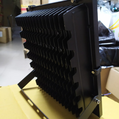 Đèn pha LED ngoài trời 200w