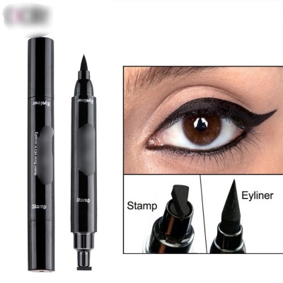 Dụng cụ trang điểm kẻ mắt 2 đầu cho bạn gái xinh đẹp mỗi ngày 