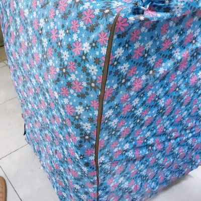 Áo phủ  máy giặt cửa trên  cho máy từ  9 -  10 kg  , vải dù siêu bền ,  thoáng khí  , chống nước  , chống bụi tốt   bảo vệ máy  khỏi mưa nắng khi để ban công giao màu ngẫu nhiên