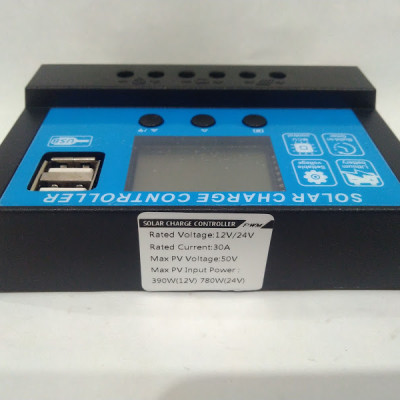 Bộ Điều Khiển Sạc Pin Mặt Trời 12/24V 30A Có USB