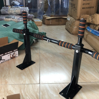 Xà đơn treo tường đa năng Wall Pull Up Bar P90X,Có Móc Treo Bao cát Với 6 Mút vằn Đỏ Đen đẹp mắt,Đấy Đủ Ốc Vít cho Các Bạn lặp đặt tại nhà