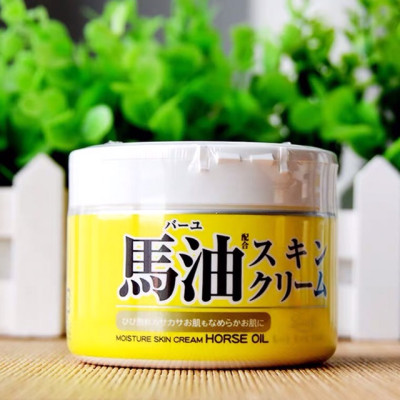 Kem dưỡng da cấp ẩm dầu ngựa Loshi Nhật Bản 220g