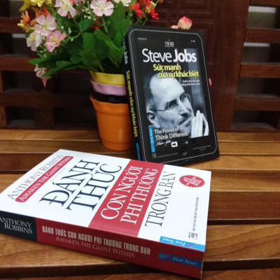 Sách - Đánh Thức Con Người Phi Thường Trong Bạn (Bìa mềm) - First News