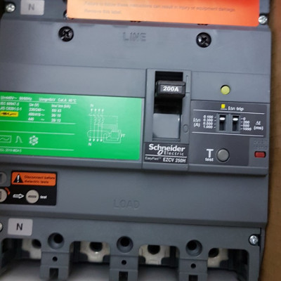 | CHÍNH HÃNG | Cầu dao EZCV250H4200 Schneider bảo vệ dòng rò 4P 200A - Icu 36kA, có chỉnh dòng rò
