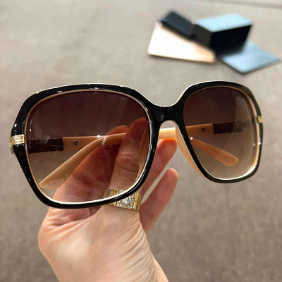 Kính râm nữ thời trang sành điệu phong cách Hàn Quốc