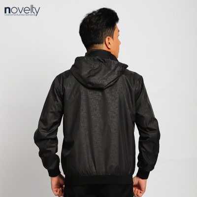 Áo jacket nam in chìm nón rời Novelty đen 2203162