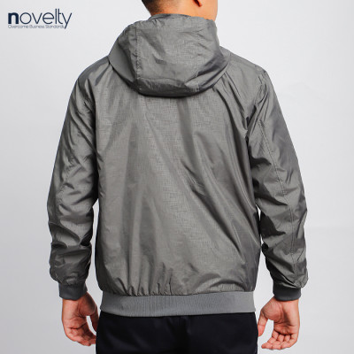 Áo jacket nam in chìm nón rời Novelty xám đậm 2203182