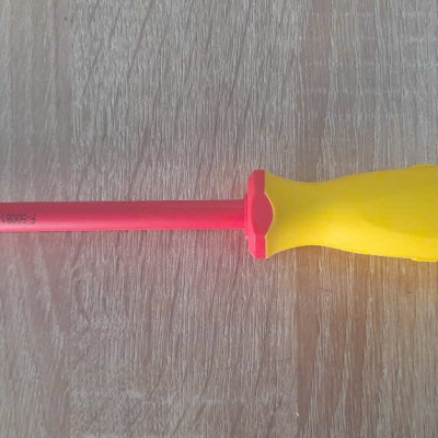 Tua vít vặn đai ốc cách điện 1000V VDE 5mm x 125mm SATA 61405