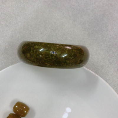 Vòng tay đá cẩm thạch ngọc tự nhiên xanh rêu 100%cho người mệnh Hỏa và Mộc