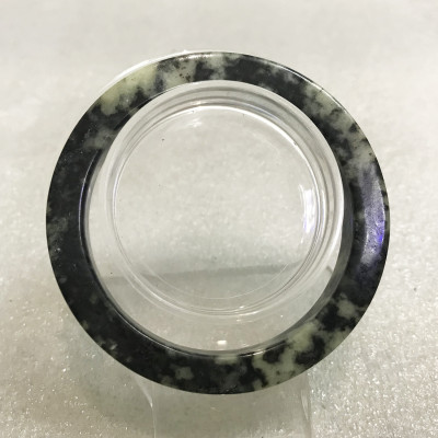 Vòng cẩm thạch vuông nhỏ 1 cm, màu vàng chanh  cho nữ cẩm thạch cho mệnh Thủy và Kim. VONGVUONGNU