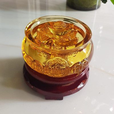 Tượng Phong Thủy Thố tụ tài mới màu vàng tài lộc 10 thỏi xiền vàng đá lưu ly tự nhiên đế gỗ size nhỏ vừa xinh đẹp đk 10cm x Cao 9cm cả đế x thố cao 5cm đặt bàn làm việc bàn thờ thần tài ạ