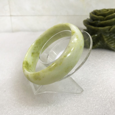 Vòng tay cẩm thạch nam màu vàng bản 2.2cm size 6.6cm cho người mệnh Thủy và Kim. VONGNGOCcom.6.6cm