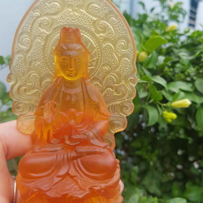 Tượng Phật Quan Âm Đá Lưu Ly Vàng Mới để trong xe hơi hoặc để bàn cao 12cm đk 7cm đế 5cm Mệnh Kim mệnh Thổ mệnh Thủy ạ