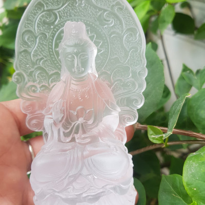 Tượng Phật Bà Quan Âm Mới Đá Lưu Ly Trắng Để Trong Xe Hơi hoặc Để Bàn cao 12cm đk 7cm đế 5cm Mệnh Kim mệnh Thủy ạ
