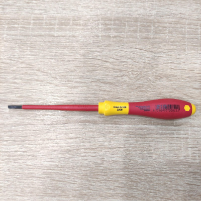 Tua vít cách điện đầu dẹp Wiha 00822 (3.5 x 100 x 204)