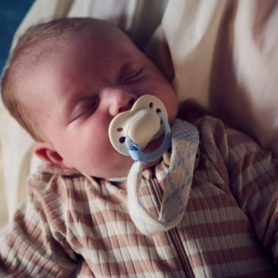 Ty Ngậm Sơ Sinh Newborn Cho Bé Tommee Tippee 0-2 Tháng (Vỉ Đôi) 