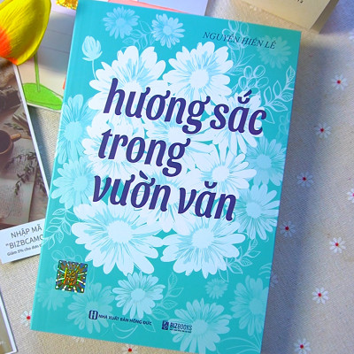 Hương Sắc Trong Vườn Văn