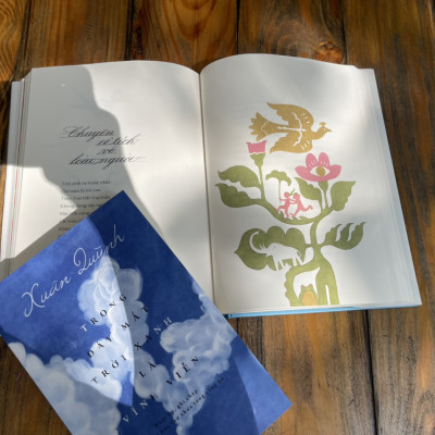 Combo 2 cuốn kỉ niệm 80 năm tác giả Xuân Quỳnh - (Bìa cứng, 40 bức tranh màu họa sĩ Vũ Xuân Hoàn) TRỜI XANH CỦA MỖI NGƯỜI và TRONG ĐÁY MẮT TRỜI XANH LÀ VĨNH VIỄN (Nhật ký, ghi chép và những bức thư chưa từng công bố) (bìa mềm) – Lưu Khánh Thơ biên soạn