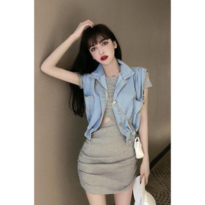 Áo denim sát nách bo gấu phong cách Hàn Quốc