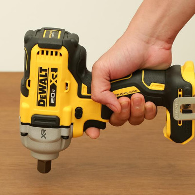 MÁY SIẾT BULONG CẦM TAY 20V 760MWO DEWALT DCF892P2 - HÀNG CHÍNH HÃNG