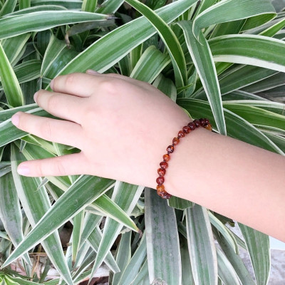 Vòng Tay Lắc Tay Hổ Phách Cho Bé Nhựa Thông Tự Nhiên Màu Đậm An Toàn Cho Bé BẠC HIỂU MINH LTE130S