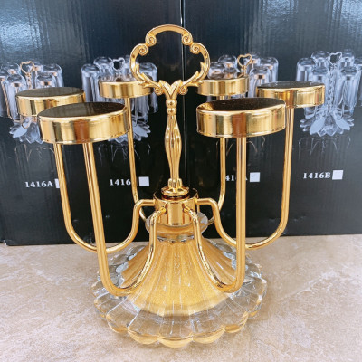 GIÁ ÚP LY CỐC XOAY 360 ĐỘ CHẤT LIỆU KIM LOẠI MẠ VÀNG CHÂN ĐẾ PHA LÊ ÁNH KIM SANG TRỌNG- VD93