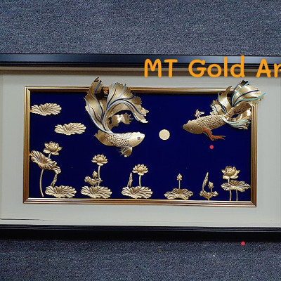 Tranh đôi cá hoa sen dát vàng 24k (50x90cm) MT Gold Art- Hàng chính hãng, trang trí nhà cửa, quà tặng dành cho sếp, đối tác, khách hàng, sự kiện. 