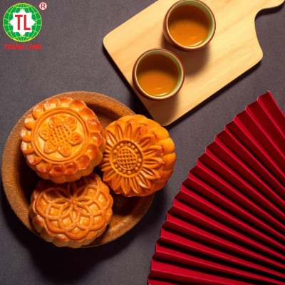 Hộp Bánh Trung Thu 2 bánh 1 trứng 150g - COMBO SUPER A4 - Thành Long (300g) - VIỆT NAM