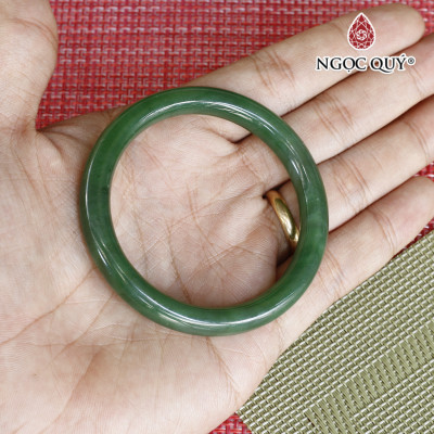 Vòng tay nguyên khối bản tròn ngọc bích nephrite mệnh hỏa, mộc - Ngọc Quý Gemstones