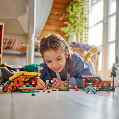 Đồ Chơi Lắp Ráp Nhà Gỗ Cắm Trại LEGO FRIENDS 42624 (437 chi tiết)