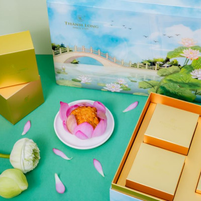 Bộ hộp Bánh trung thu 4 bánh 2 trứng 220g Trường Phúc - Thành Long - 880g - tặng 1 hộp trà - VIỆT NAM