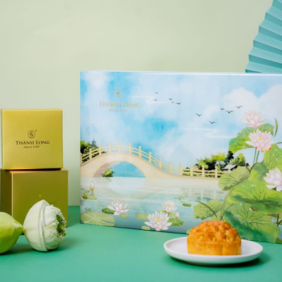 Bộ hộp Bánh trung thu 4 bánh 2 trứng 220g Trường Phúc - Thành Long - 880g - tặng 1 hộp trà - VIỆT NAM