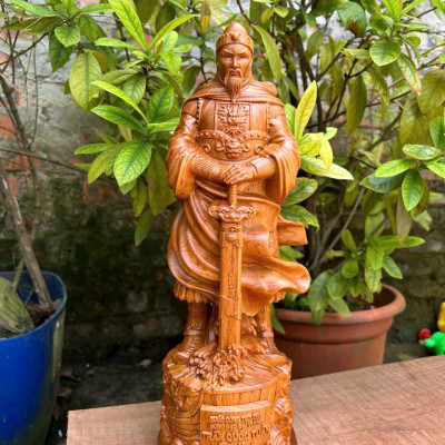 Tượng trần quốc tuấn trần hưng đạo vương bằng gỗ hương đá  cao 50cm