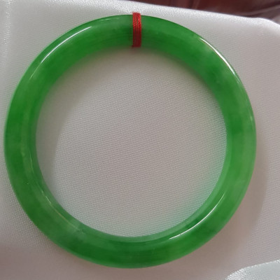 Vòng tay đá cẩm thạch tự nhiên Lý Vân A Sịn 53mm x cọng 8,2mm Màu Xanh Lý tươi bóng mượt đẹp Nữ 52kg - 58kg đeo mệnh Mộc mệnh Hỏa mệnh Thủy ạ