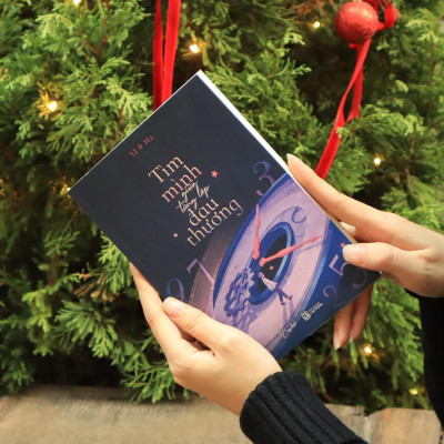 Sách - Tìm Mình Giữa Từng Lớp Đau Thương - AZ Việt Nam