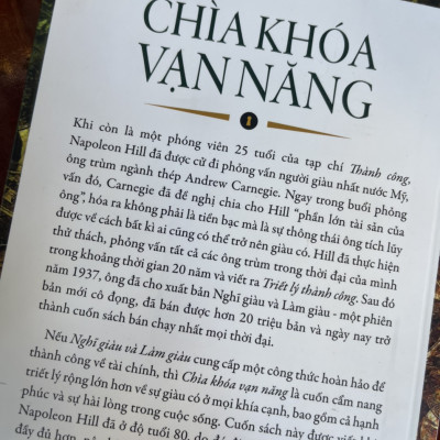 CHÌA KHOÁ VẠN NĂNG - Mở Khóa Bí Mật Trong Thành Công Của Napoleon Hill - Napoleon Hill (tác giả cuốn Nghĩ Giàu Làm Giàu) – Lê Bảo Duy dịch – Tân Việt – NXB Dân Trí – Bìa mềm