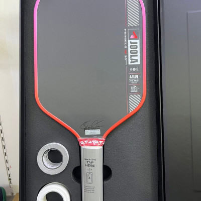 ￼Vợt Pickleball JOOLA Perseus Pro IV Summer Daze – Limited Edition, Chính Hãng (giao màu ngẫu nhiên )