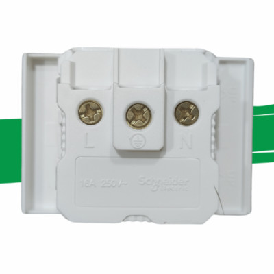 Ổ cắm đa năng 16A M3T426_IS_WE size 2S AvatarOn A