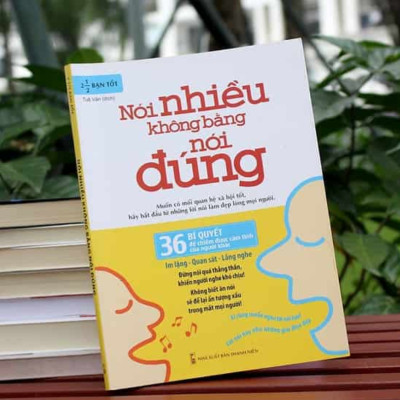Combo: Khi Bạn Đang Mơ Thì Người Khác Đang Nỗ Lực + Nói Nhiều Không Bằng Nói Đúng