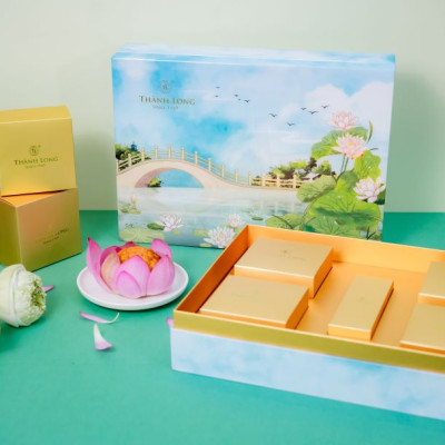 Bộ hộp Bánh trung thu 4 bánh 2 trứng 220g Trường Phúc - Thành Long - 880g - tặng 1 hộp trà - VIỆT NAM