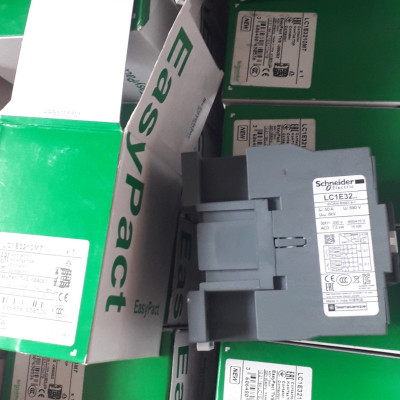 Công tắc Contactor 32A coil 220VAC Schneider LC1E3210M5 / M7