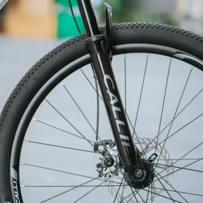 Xe đạp thể thao CALLI 2400 Khung nhôm không mối hàn