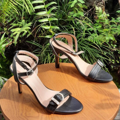 Sandal cao gót hot trend  trẻ trung năng động 21294