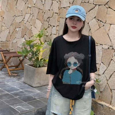 Set áo in cô gái mix quần jean ngố