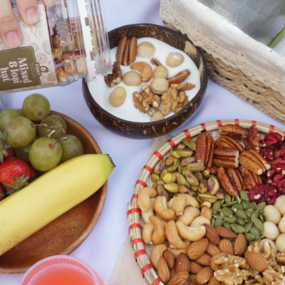 Hạt mix 8 loại hạt dinh dưỡng (Hạt macca, óc chó vàng, óc chó đỏ, hồ đào, hạnh nhân, hạt dẻ cười, hạt điều, bí xanh) Hộp 350gr